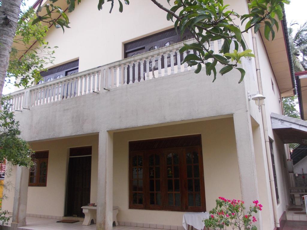 Mallika Guest House Hikkaduwa Exterior foto